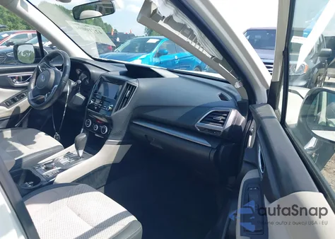 2021 Subaru Forester Premium z USA, uszkodzony, nr VIN JF2SKAJC2MH430736